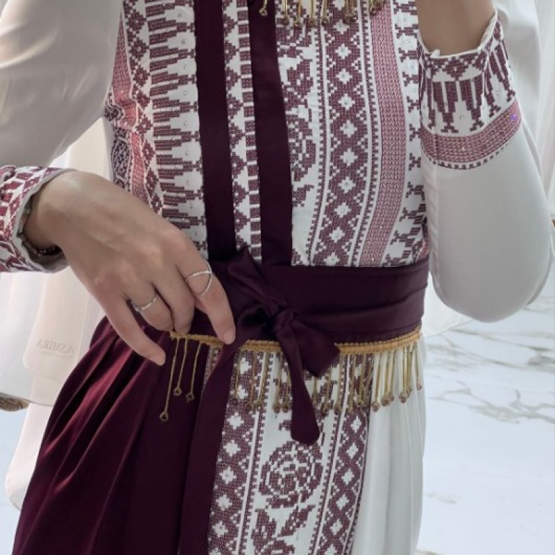 فستان تطريز بجنن ومرتب مع حزام 🔥 - الصورة 9